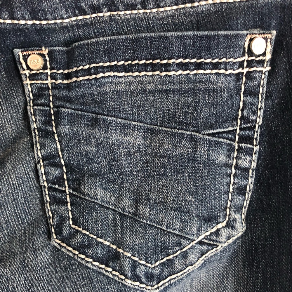 Jean Capris - Picture 3 of 3